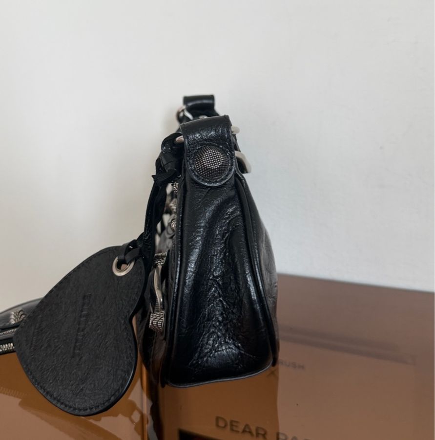 #99.9新 Balenciaga 巴黎世家 Le Cagole xs月牙機車包-5
