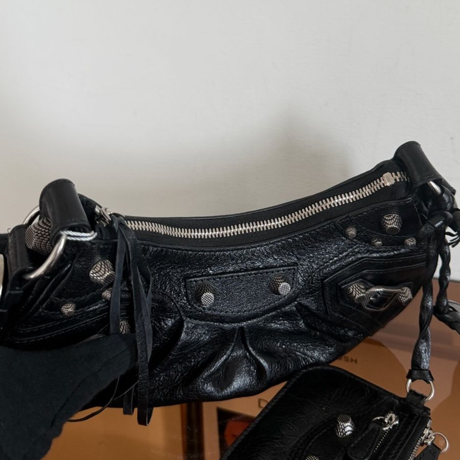 #99.9新 Balenciaga 巴黎世家 Le Cagole xs月牙機車包-6