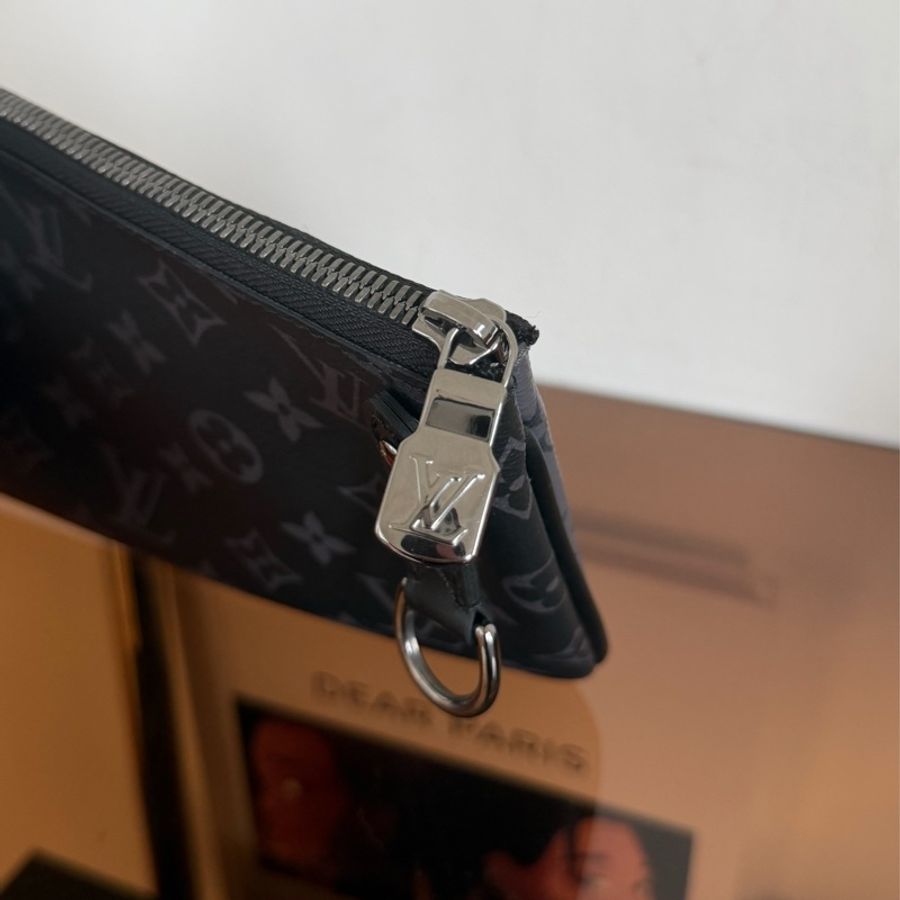 #98新 Louis Vuitton Trio 三合一黑武士郵差包 芯片款-20