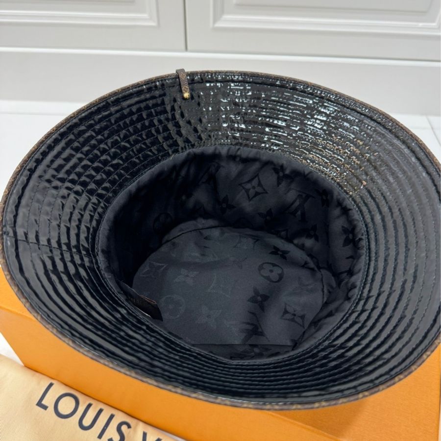 《仙闆名牌精品》LV RAINY DAY黑色 漆皮 亮皮 印花 漁夫帽 防曬帽 遮陽帽 休閒帽 帽子-8