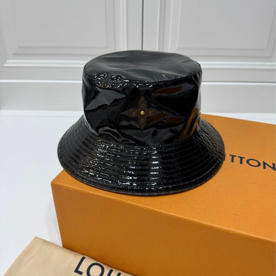 《仙闆名牌精品》LV RAINY DAY黑色 漆皮 亮皮 印花 漁夫帽 防曬帽 遮陽帽 休閒帽 帽子-9