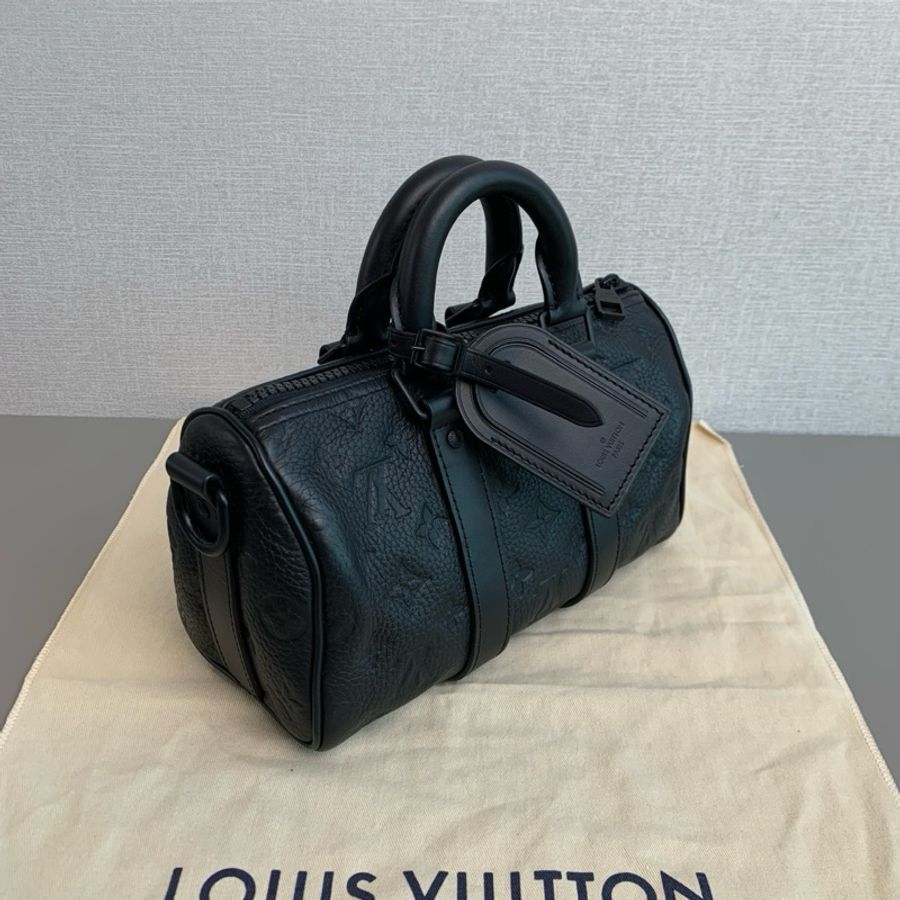 Louis Vuitton 路易威登👑 Keepall25 黑武士💕 手提斜挎包💗 99新✨芯片款 尺寸:25×15-1