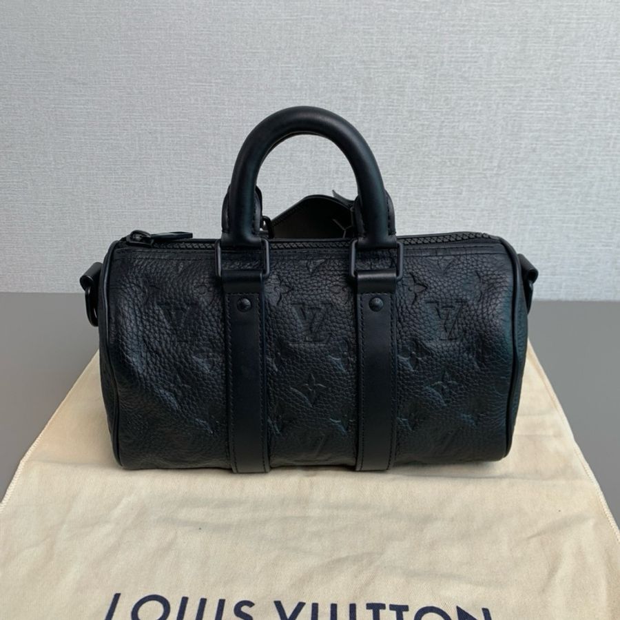 Louis Vuitton 路易威登👑 Keepall25 黑武士💕 手提斜挎包💗 99新✨芯片款 尺寸:25×15-3