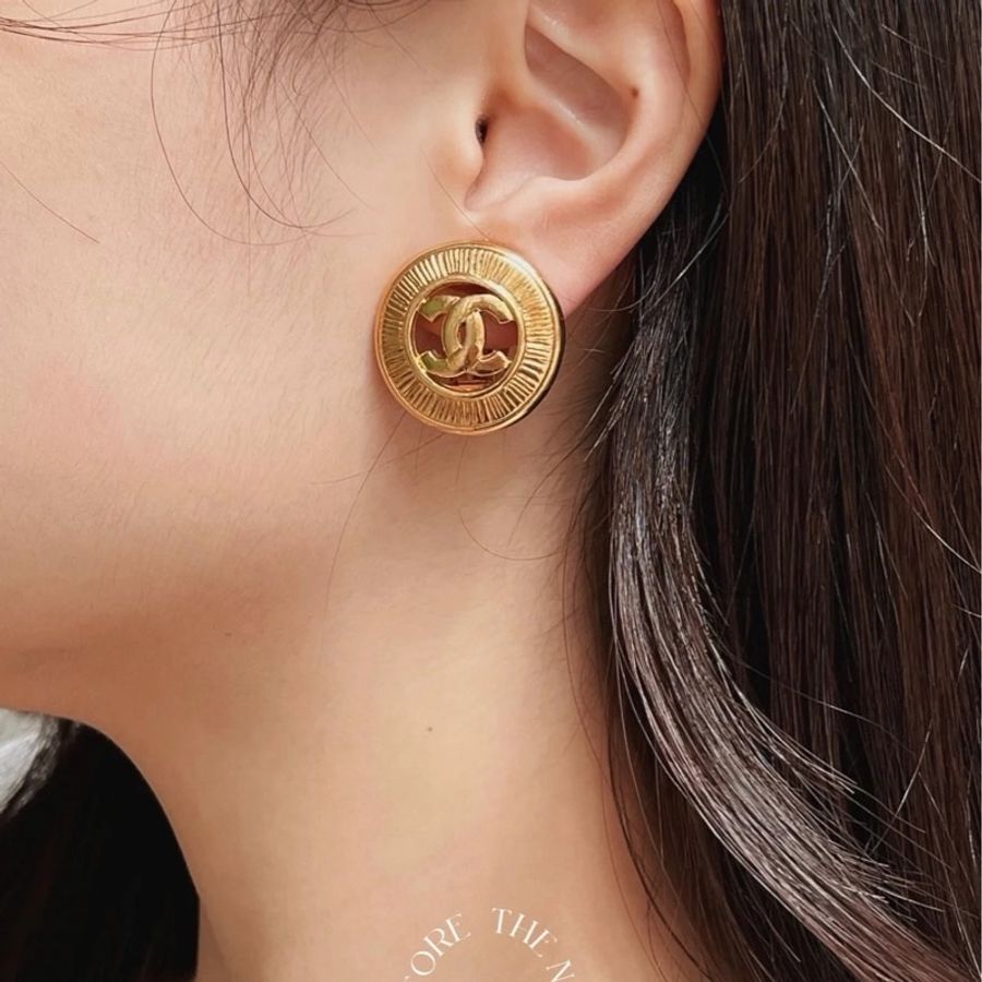 chanel 香奈兒 vintage 金色 軍牌 羅紋 鏤空 雙C 耳環 耳夾 耳飾 夾式耳環-2