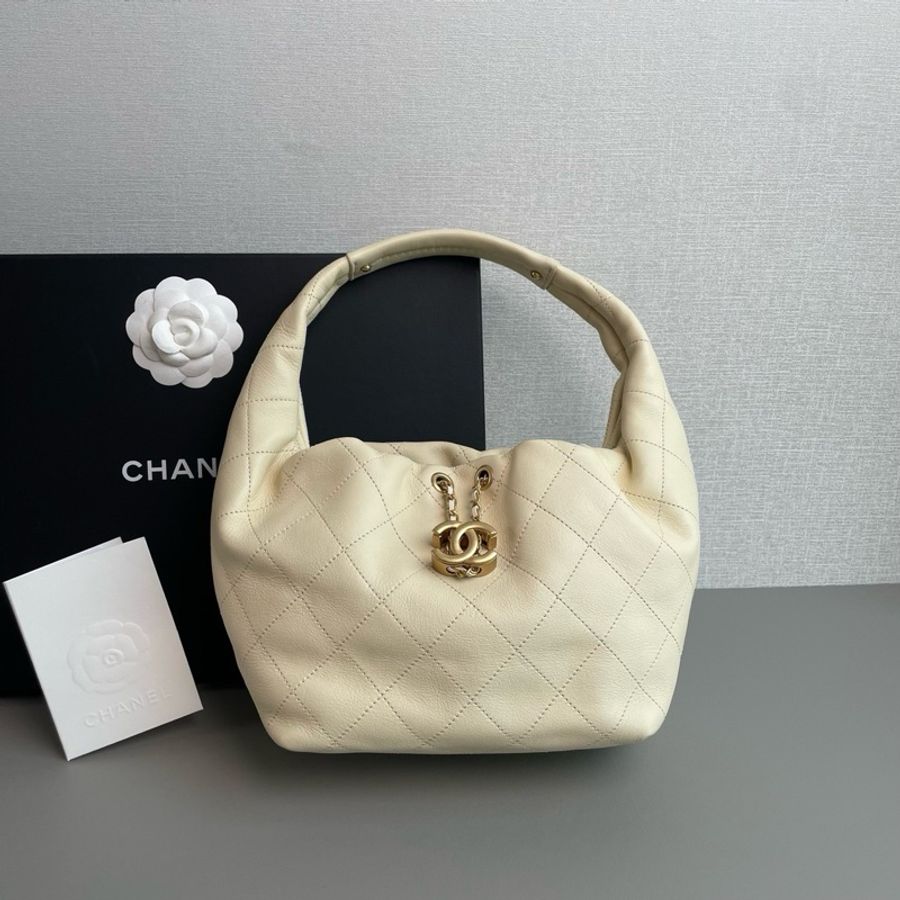 Chanel香奈兒🖤 新款26C淡米色hobo 腋下包💕 99新✨ 芯片款 尺寸:19×17-0