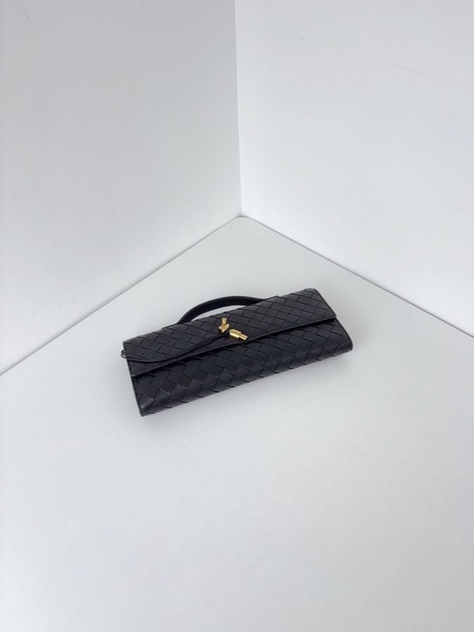 Bottega Veneta🫶🏻 新款芯片 長款Andiamo CLutch 黑色金扣 編織手拿包 晚宴包💕 99新✨ 尺寸31*13.5*3-4