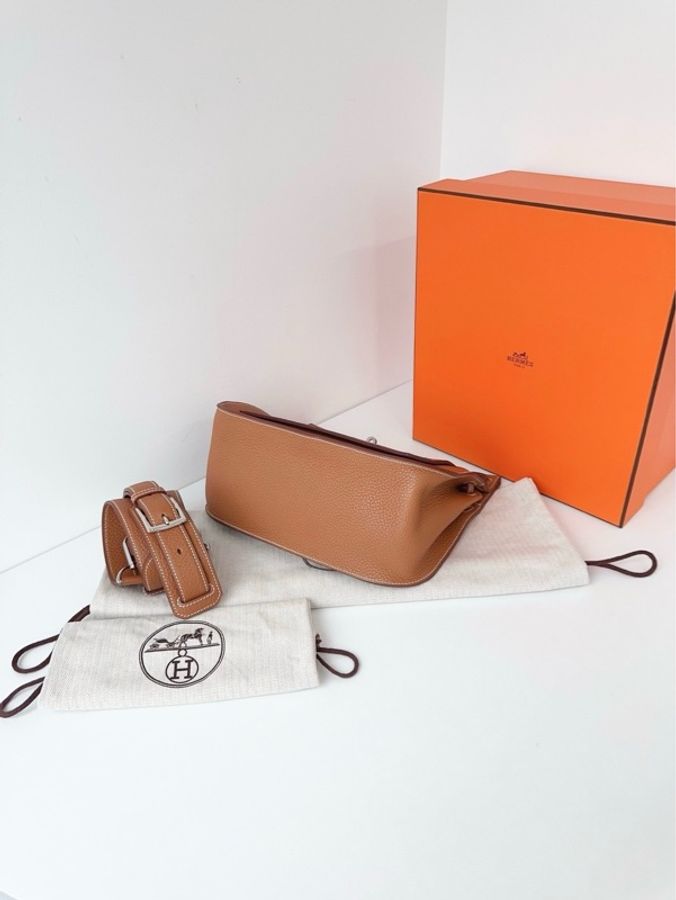 Hermès 愛馬仕🐎 吉普賽Jypsiere28 金棕銀扣 熱門小尺寸💗閒置新✨帶膜 尺寸28*22*12-5