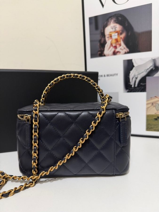 Chanel 香奈兒🖤 深藍色化妝盒 新款鐳射💕 99新✨-1