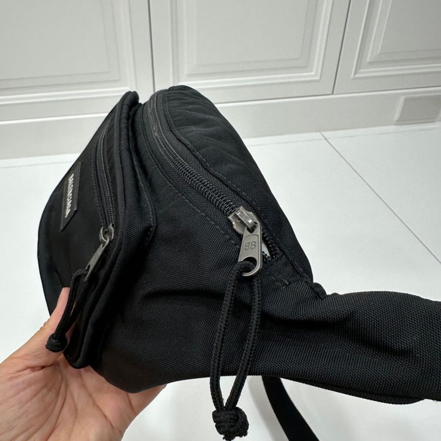 BALENCIAGA 巴黎世家 Explorer 黑色 尼龍 胸包 腰包胸口包 側背包 肩背包 斜背包-12