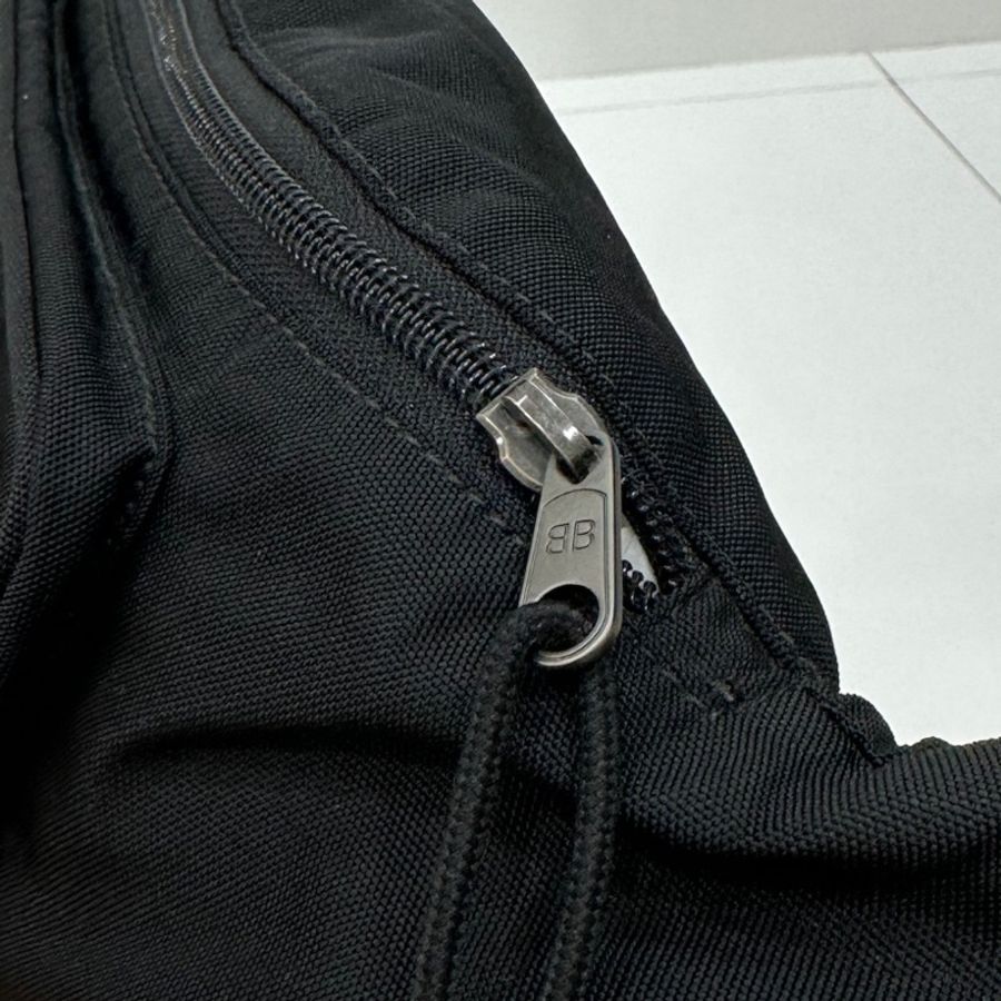 BALENCIAGA 巴黎世家 Explorer 黑色 尼龍 胸包 腰包胸口包 側背包 肩背包 斜背包-21