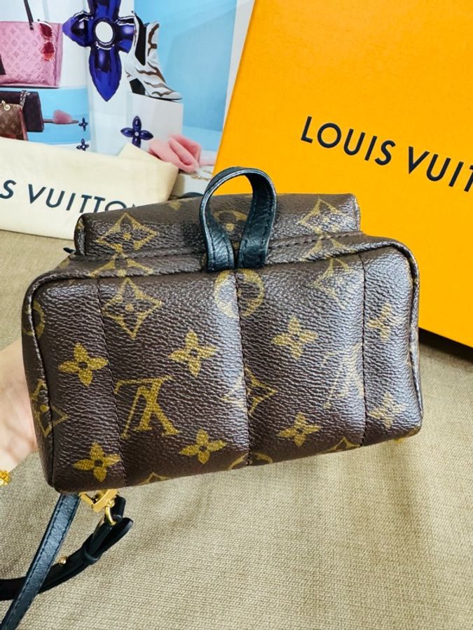 ✨售 二手真品 LV M44873 Palm Springs Mini 新版拉鏈 小書包 後背包-16