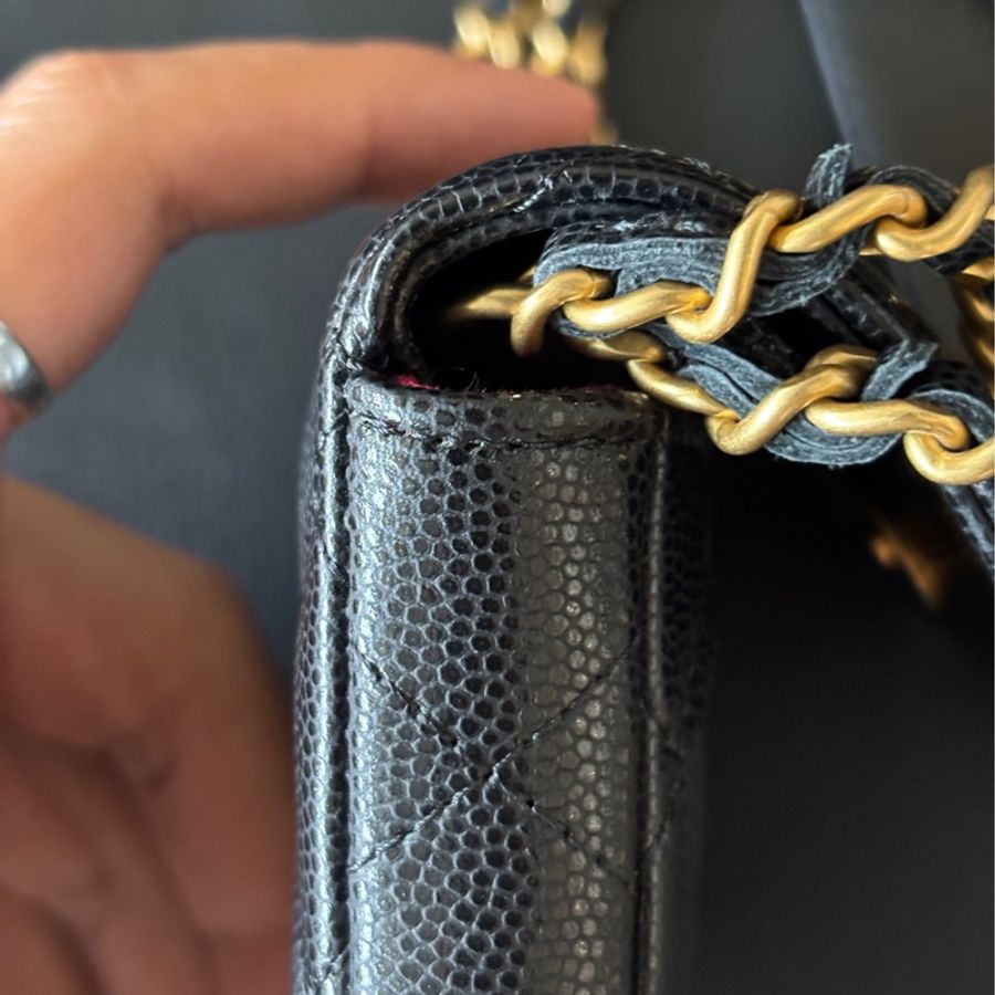 香奈兒 Chanel 22a黑金荔枝皮 金幣mini woc 芯片款-14