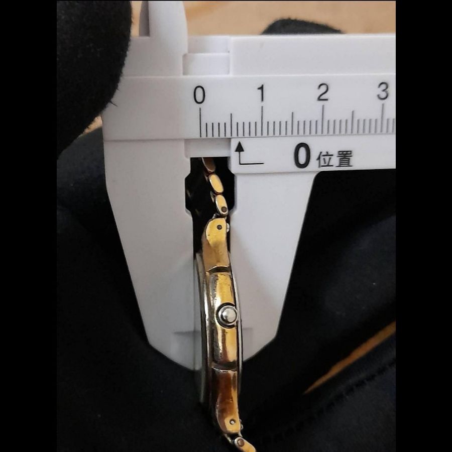 Yves Saint Laurent 正版絕版 稀有古董錶 日期顯示 鍍金 日本水銀電池 生活防水 可正常使用 中性石英錶 手圍19公分 請看商品敘述-18