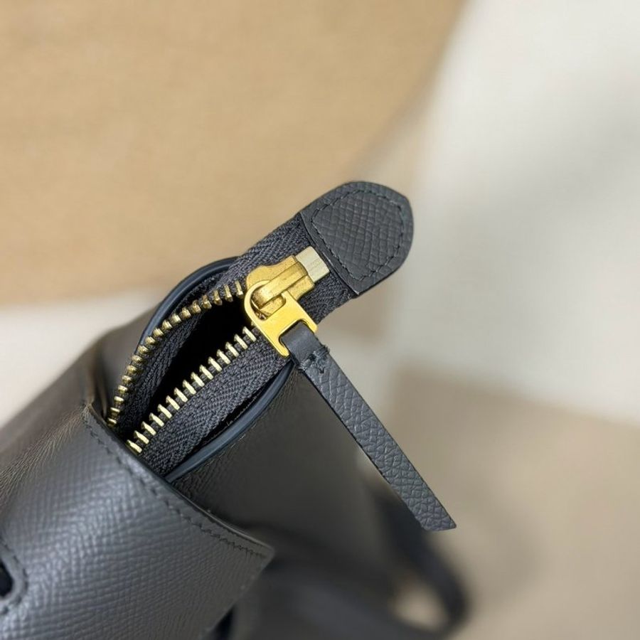 (近全新美包😍)🏷Celine 瑟琳.Nano Belt 鯰魚包-22