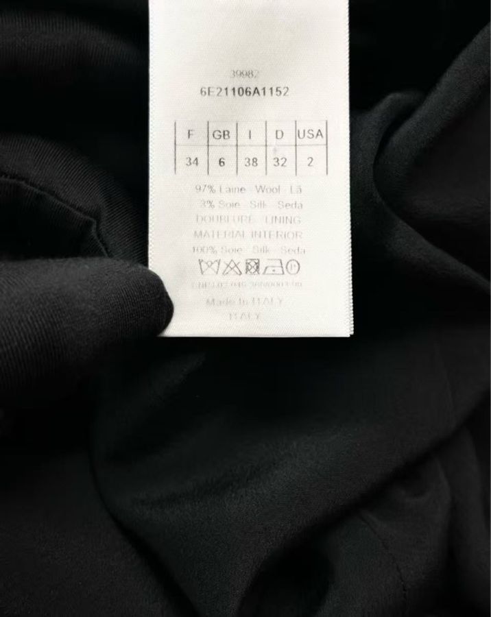 Dior 迪奧 黑色豎紋暗紋西裝領雙口袋無袖收腰中長連身裙 職場奢品通勤款-11
