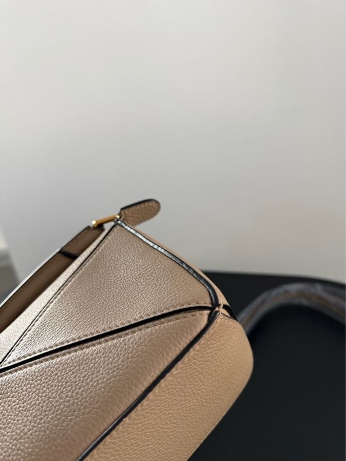 Loewe羅意威🫶🏻幾何包puzzle mini 沙色💕 尺寸:18×13cm 無配件 包型很好-7