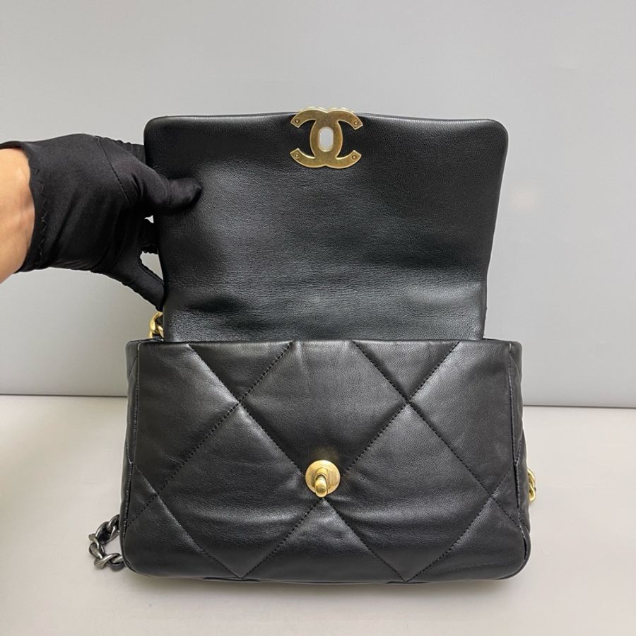 Chanel香奈兒 19bag小號黑金全皮菱格包,尺寸 25×17×8 附件 身份卡 鐳射30-7