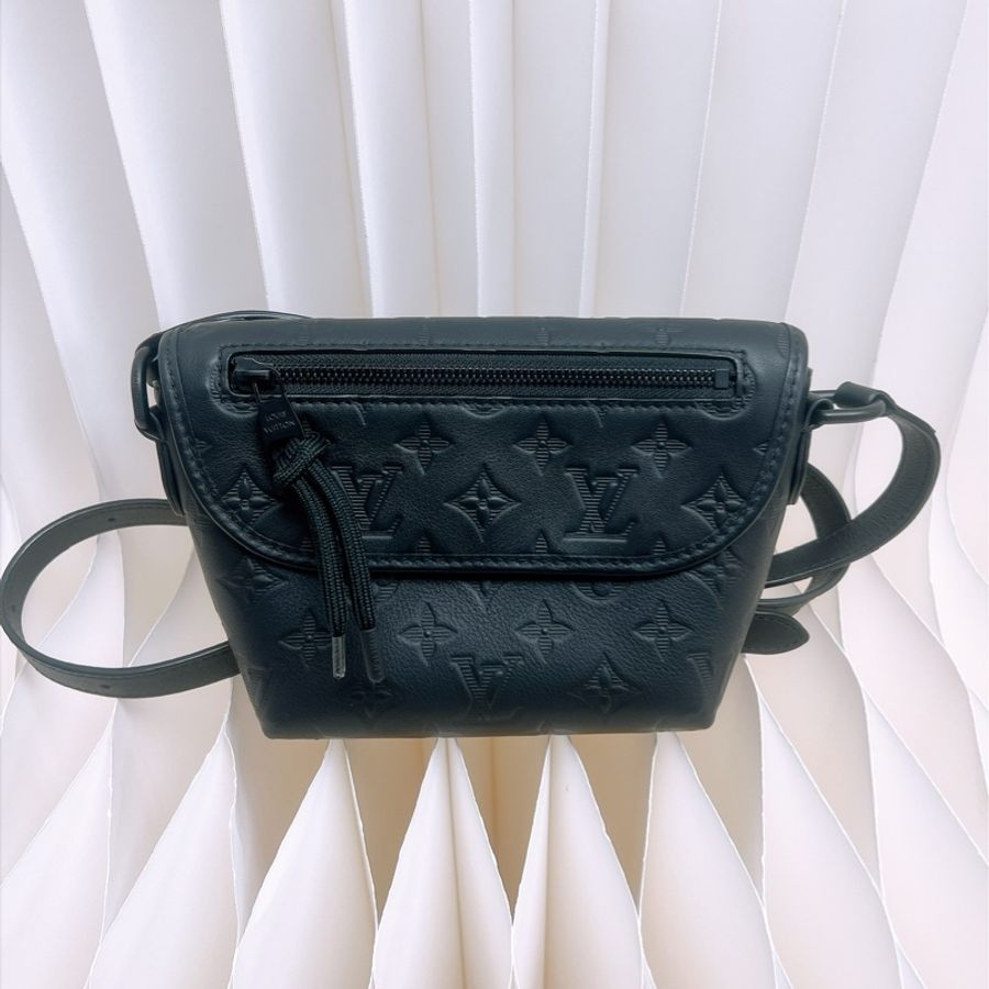 Lv pulse wearbale wallet black 黑色銀包袋-0