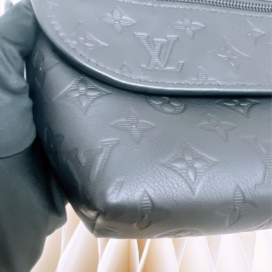 Lv pulse wearbale wallet black 黑色銀包袋-1