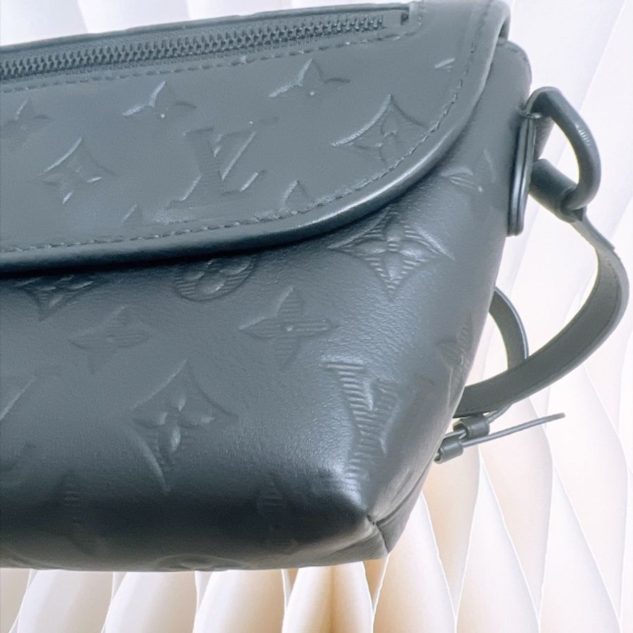 Lv pulse wearbale wallet black 黑色銀包袋-2