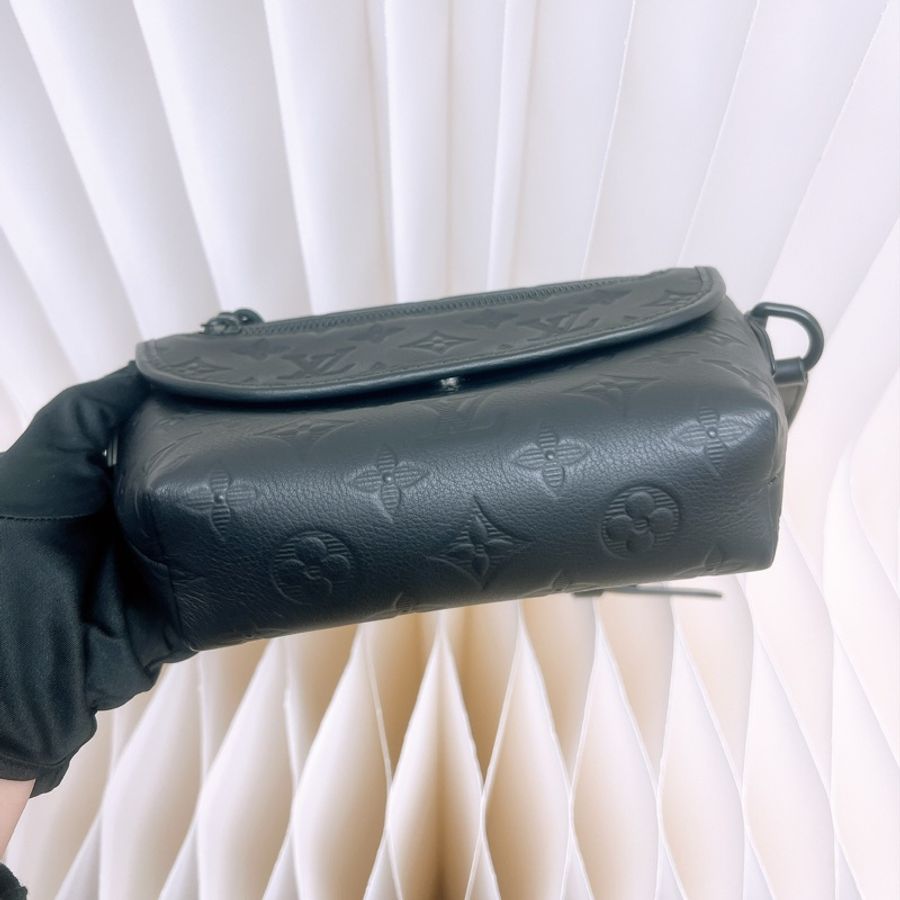Lv pulse wearbale wallet black 黑色銀包袋-4