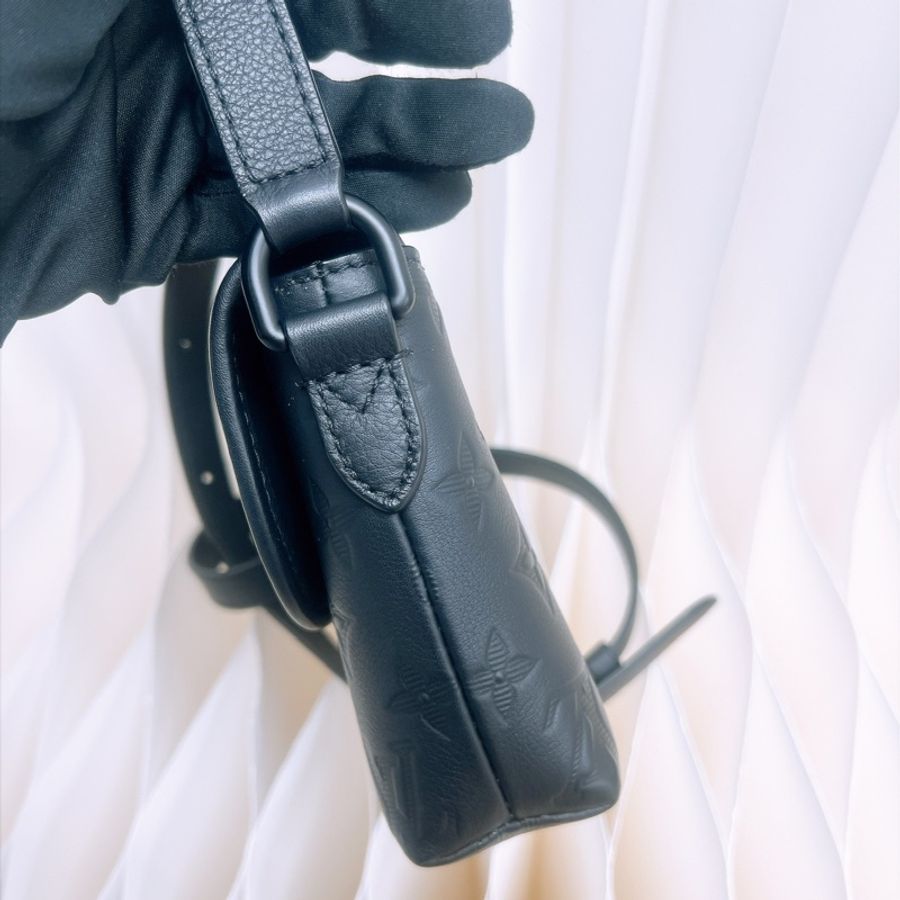 Lv pulse wearbale wallet black 黑色銀包袋-5