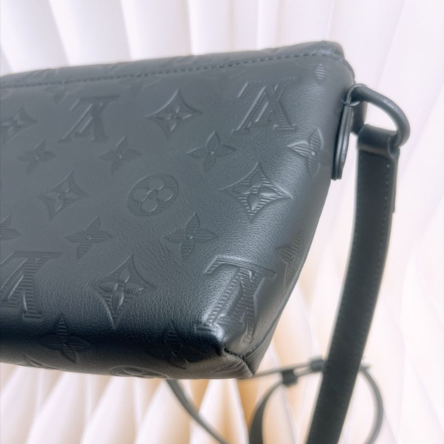 Lv pulse wearbale wallet black 黑色銀包袋-12