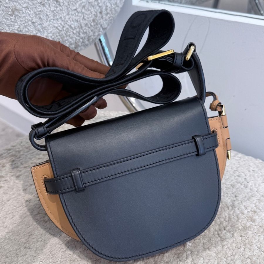 99新Loewe Gate mini馬鞍包，黑棕拼色，迷你款，寬肩帶可調節-1