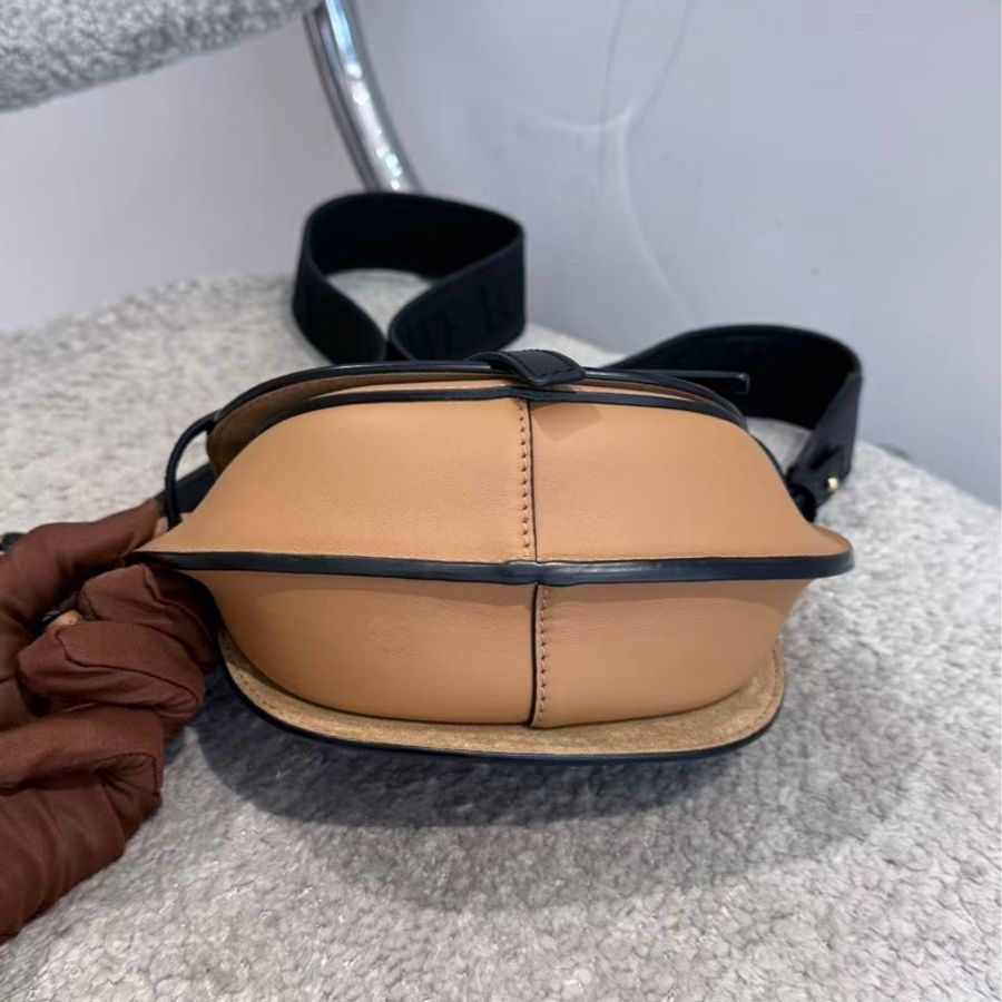 99新Loewe Gate mini馬鞍包，黑棕拼色，迷你款，寬肩帶可調節-5