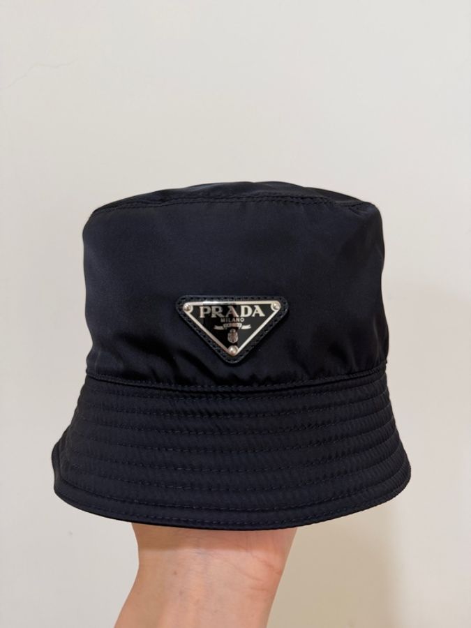 PRADA Re-Nylon 漁夫帽 三角鐵牌 LOGO 黑色 二手 附原廠盒子 紙袋 尺寸:L-3