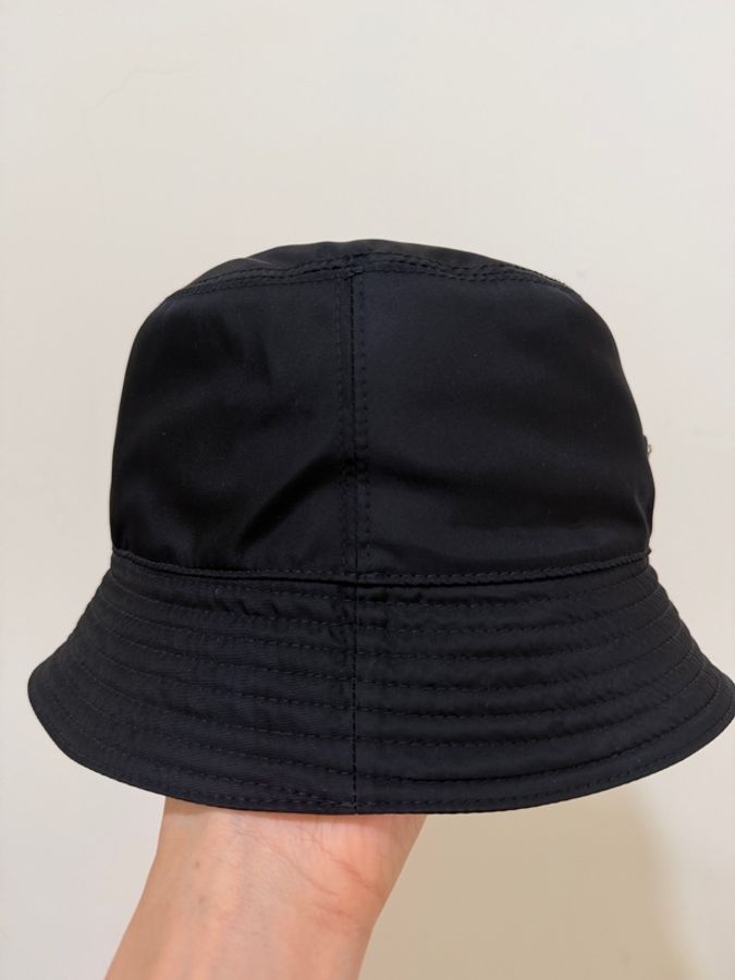 PRADA Re-Nylon 漁夫帽 三角鐵牌 LOGO 黑色 二手 附原廠盒子 紙袋 尺寸:L-6