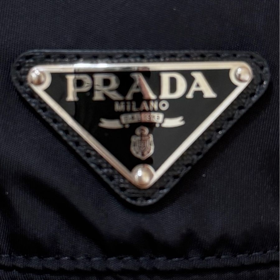 PRADA Re-Nylon 漁夫帽 三角鐵牌 LOGO 黑色 二手 附原廠盒子 紙袋 尺寸:L-12