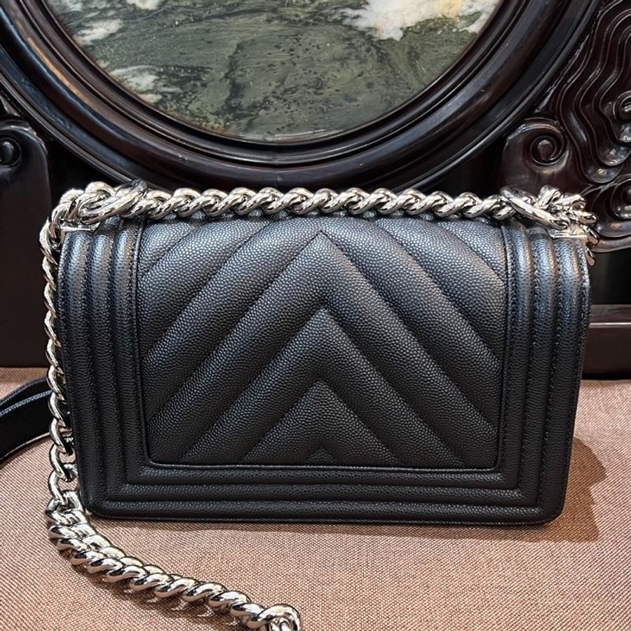 99新 閒置品 Chanel香奈兒 V紋leboy小號 黑銀/魚子醬 荔枝牛皮,鐳射29開-1