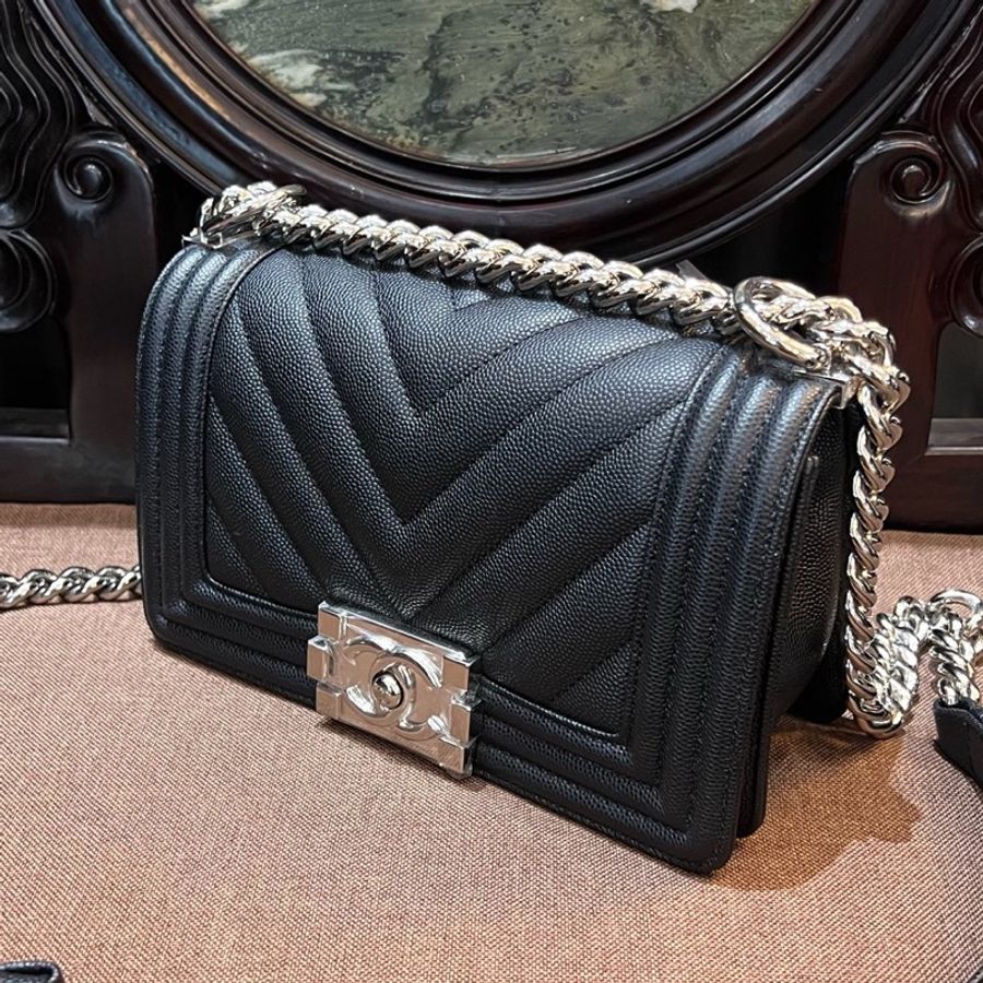 99新 閒置品 Chanel香奈兒 V紋leboy小號 黑銀/魚子醬 荔枝牛皮,鐳射29開-4