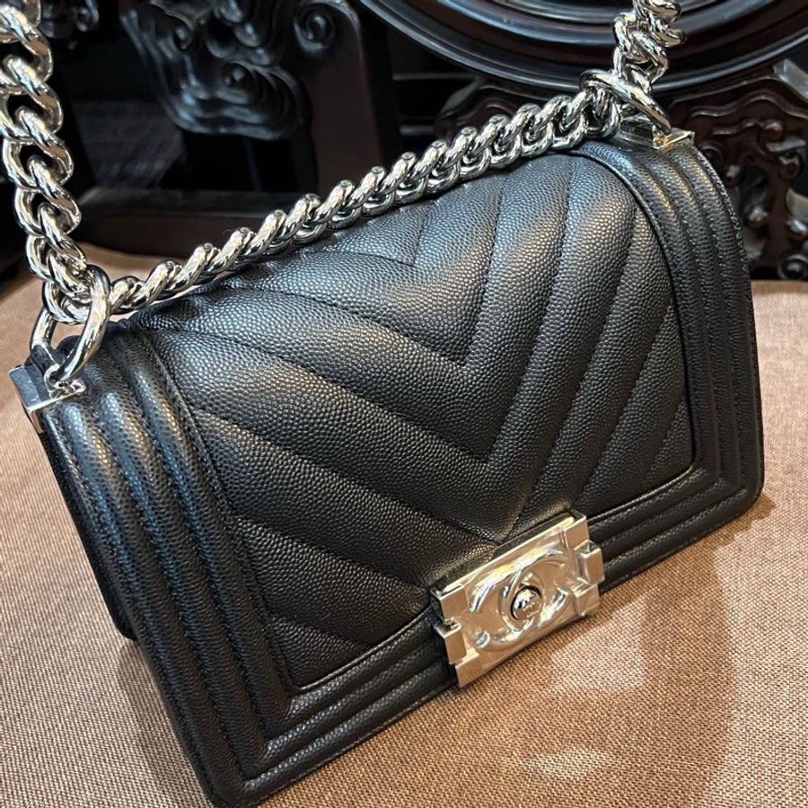 99新 閒置品 Chanel香奈兒 V紋leboy小號 黑銀/魚子醬 荔枝牛皮,鐳射29開-7