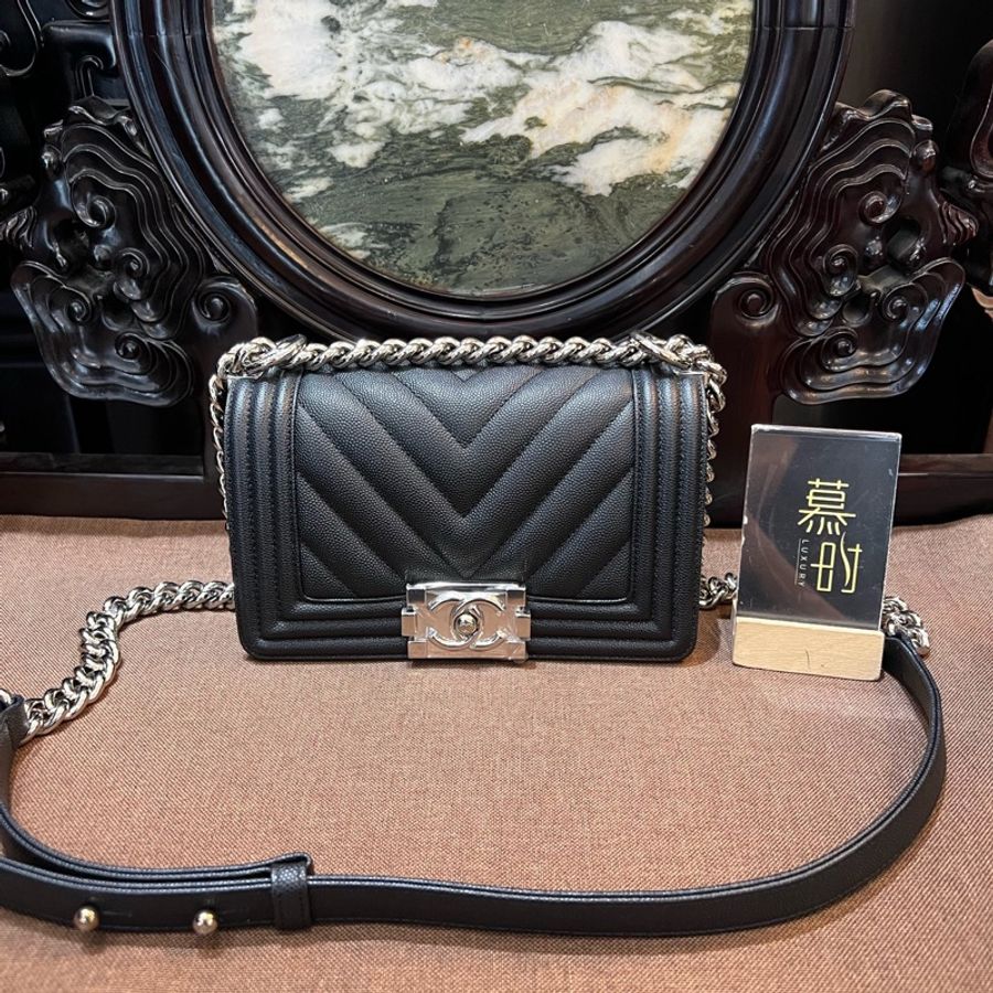 99新 閒置品 Chanel香奈兒 V紋leboy小號 黑銀/魚子醬 荔枝牛皮,鐳射29開-8