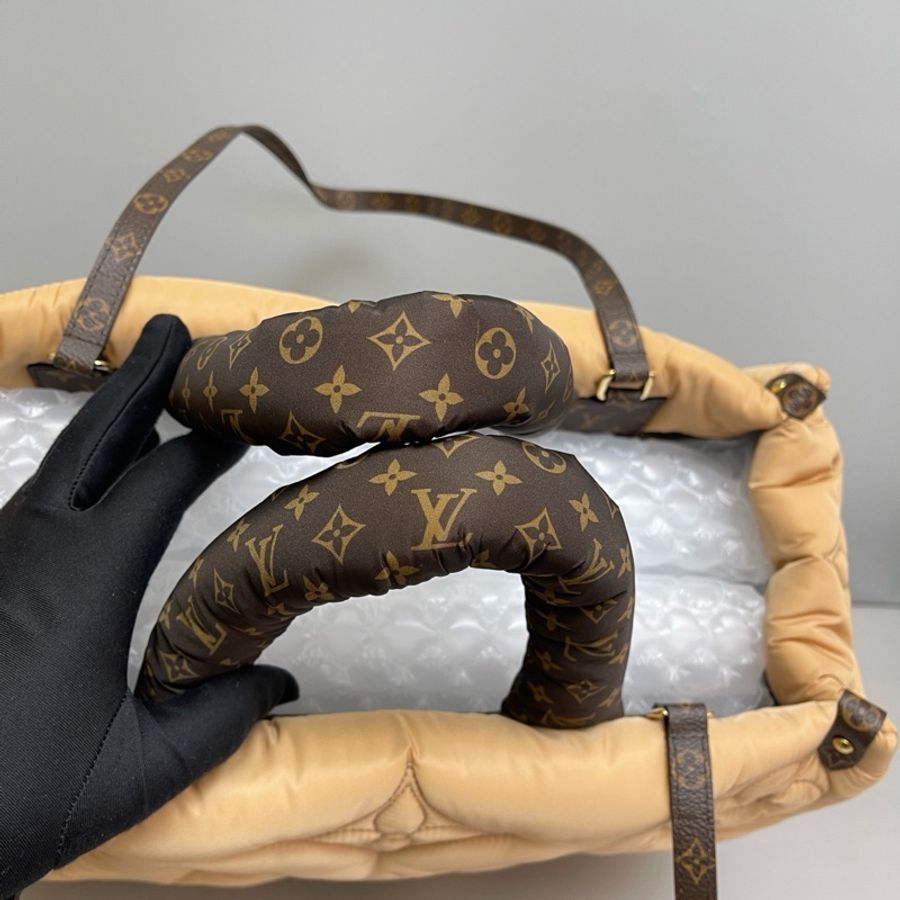 Louis Vuitton • 滑雪系列羽絨On The Go 大號 全配🈶盒裝塵袋-7