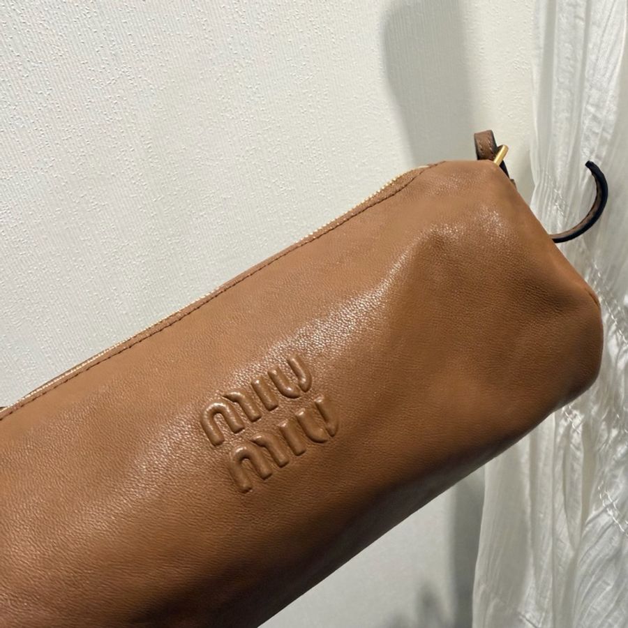 MIU MIU 皮革 圓筒包 筆筒包 肩背包 棕-7