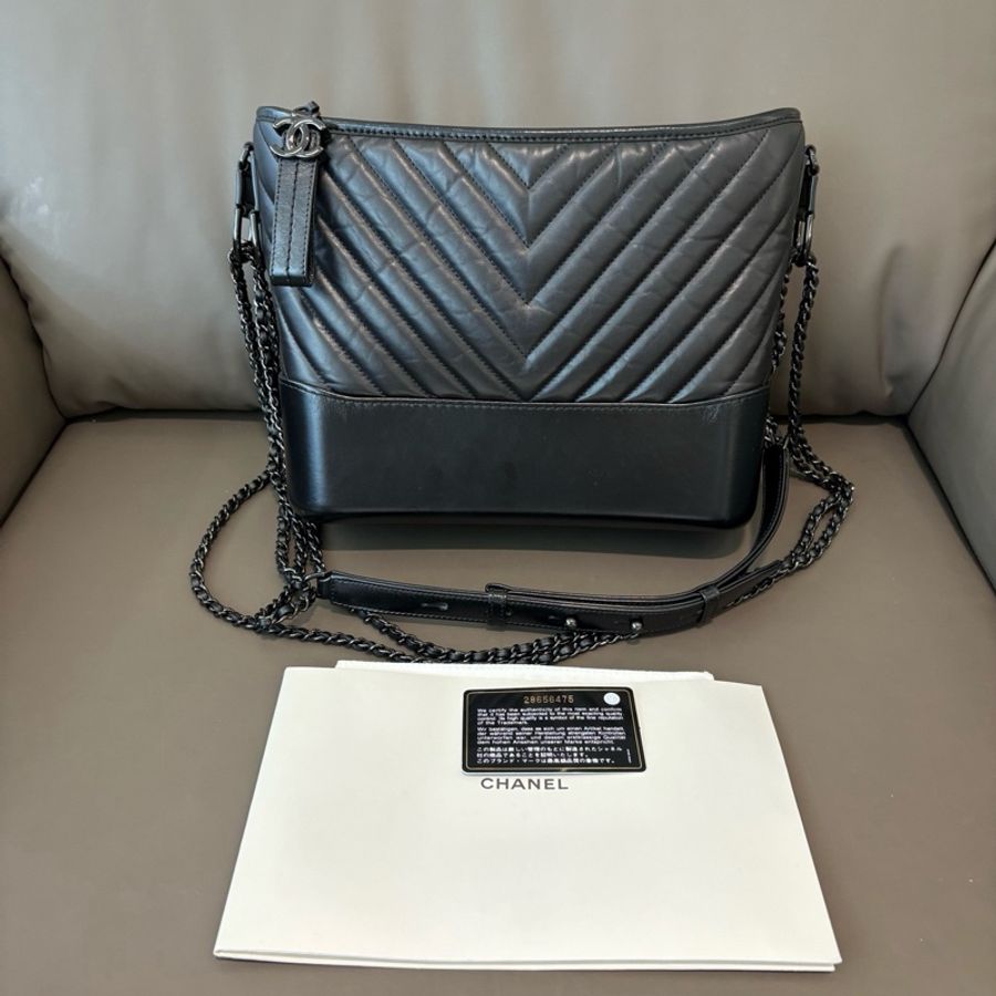Chanel • 經典Gabrielle So Black全黑山形紋牛皮流浪包 中號-4