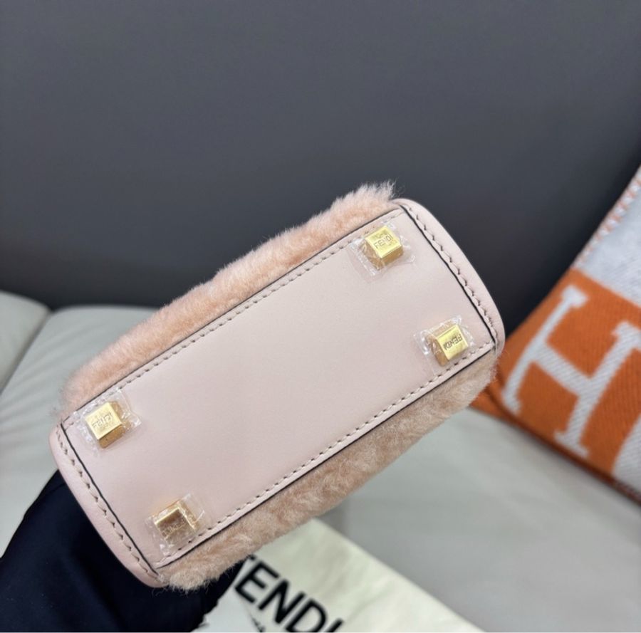 Fendi • 經典FF羊羔毛迷你托特包 閒置帶膜-5