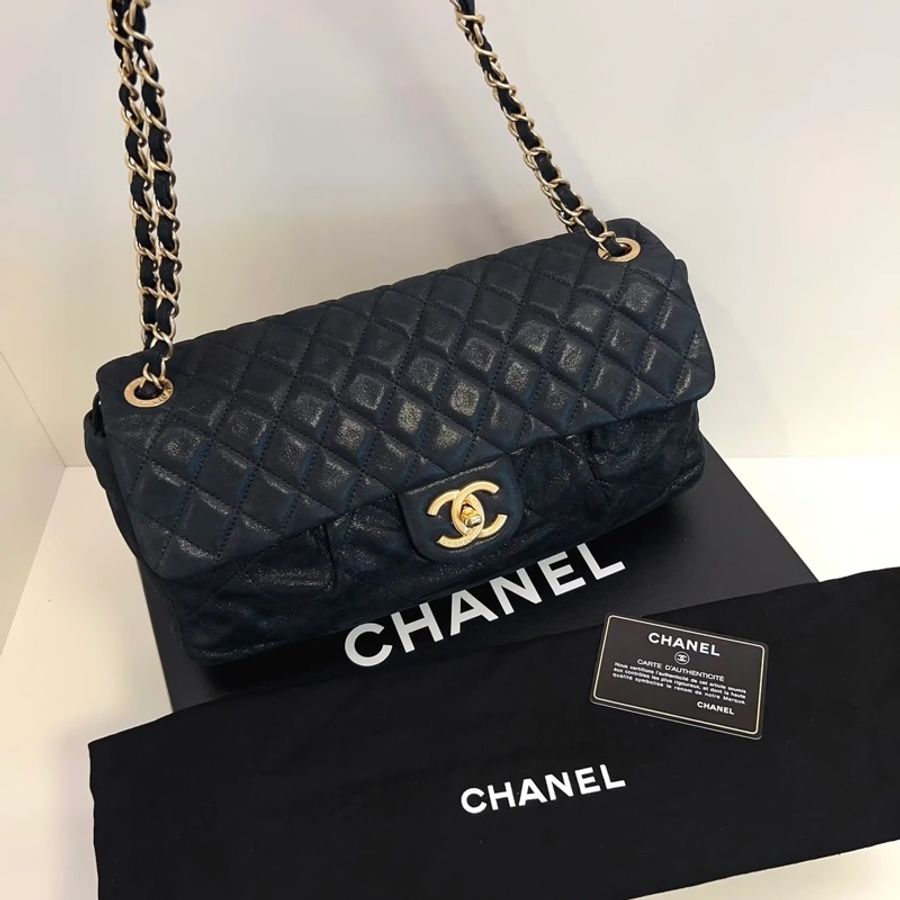 Chanel • 經典黑金幻彩牛皮Cf 30-1