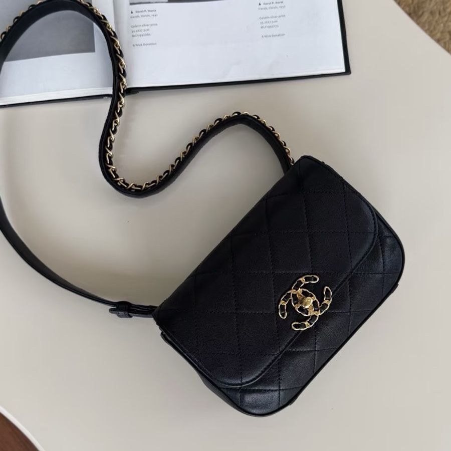 Chanel • 經典黑金牛皮19 Bag腰包-2