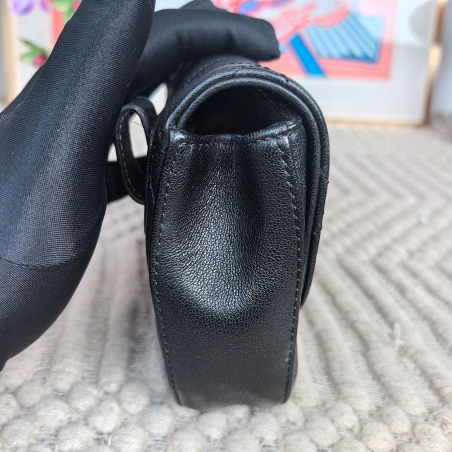 Chanel • 經典黑金牛皮19 Bag腰包-6