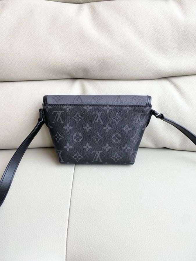 Louis Vuitton • 經典Pulse 灰黑拚色老花郵差包-4