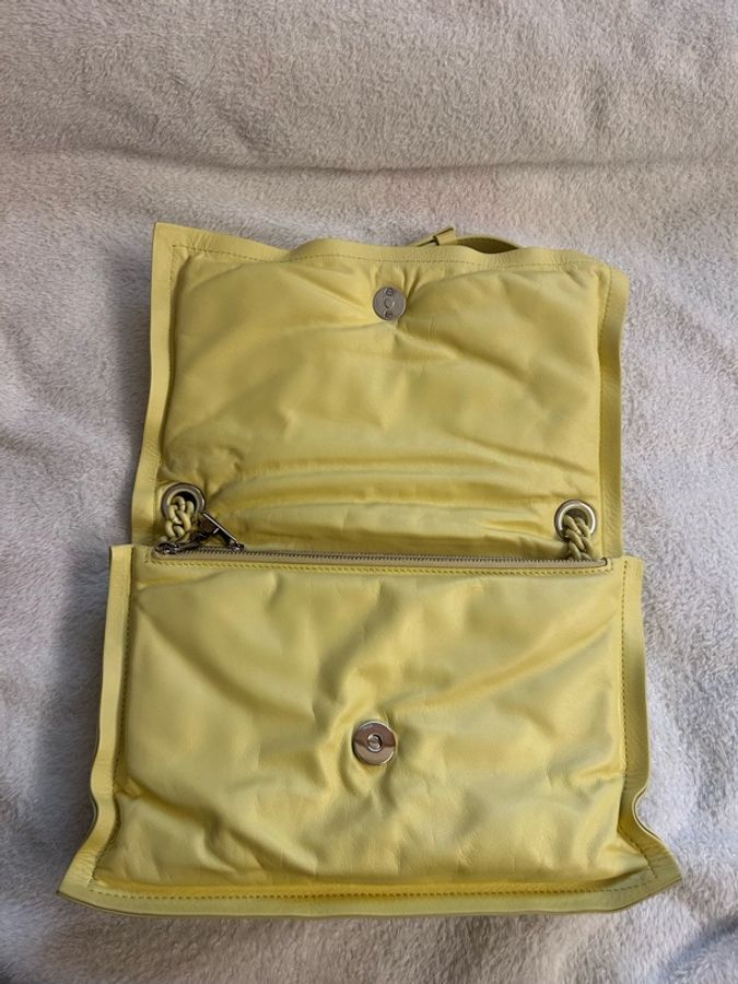 ferragamo 雲朵包-12