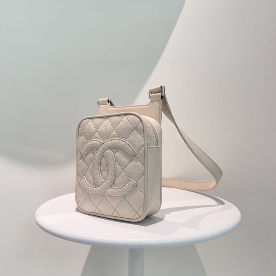 Chanel Vintage 白銀荔枝牛皮相機包-1