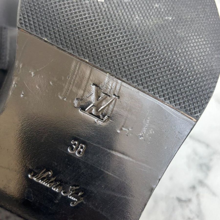 💥比專櫃便宜一半 LV 黑白金LOGO尖頭皮鞋-15