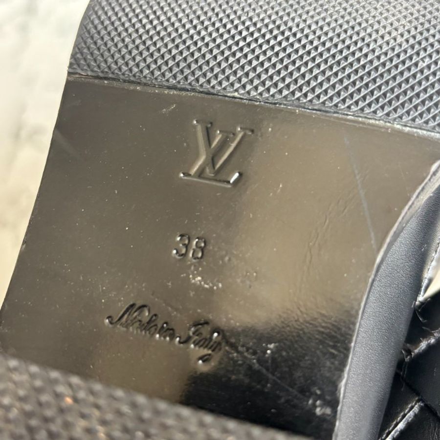 💥比專櫃便宜一半 LV 黑白金LOGO尖頭皮鞋-16