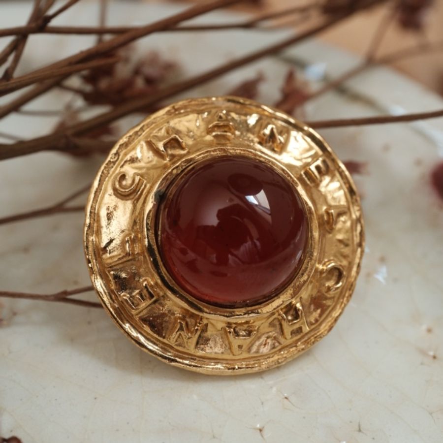 CHANEL VINTAGE 1991 Collection 26 勃艮第紅琉璃 品牌刻字復古24K金夾式耳環-3