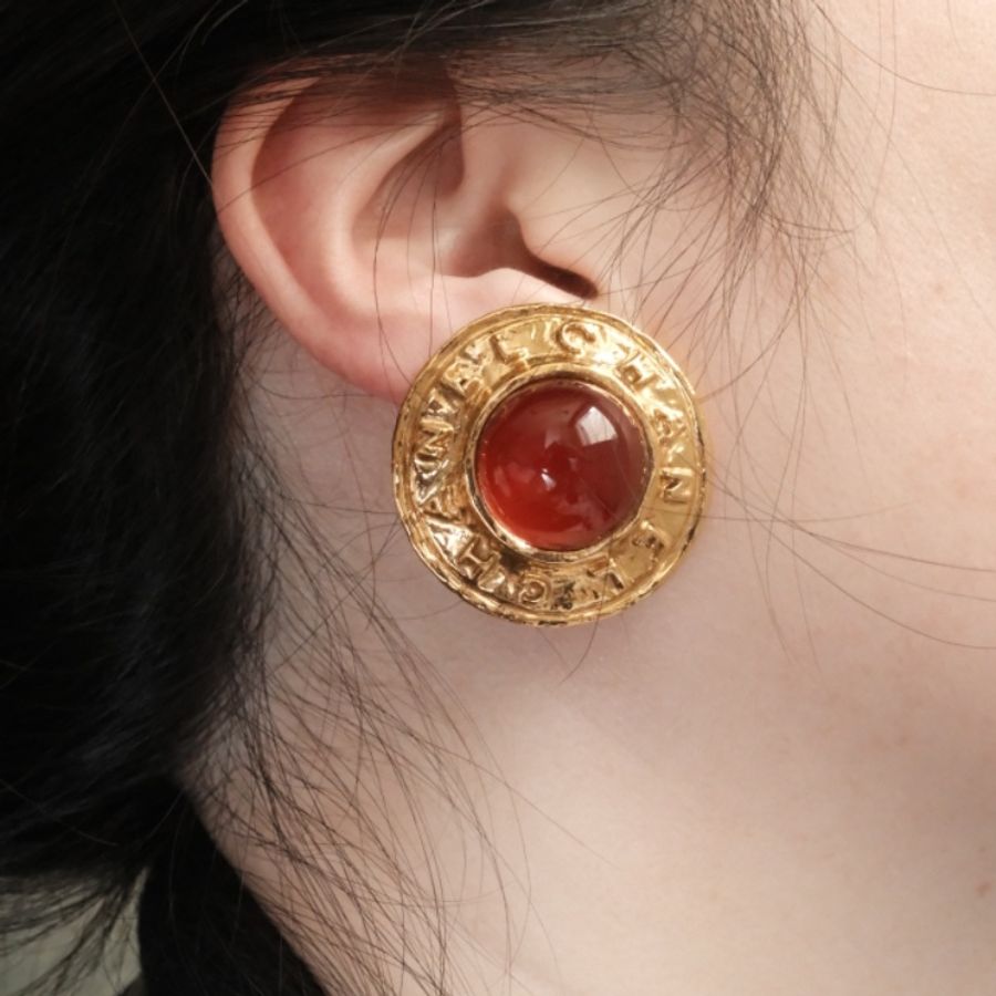 CHANEL VINTAGE 1991 Collection 26 勃艮第紅琉璃 品牌刻字復古24K金夾式耳環-8